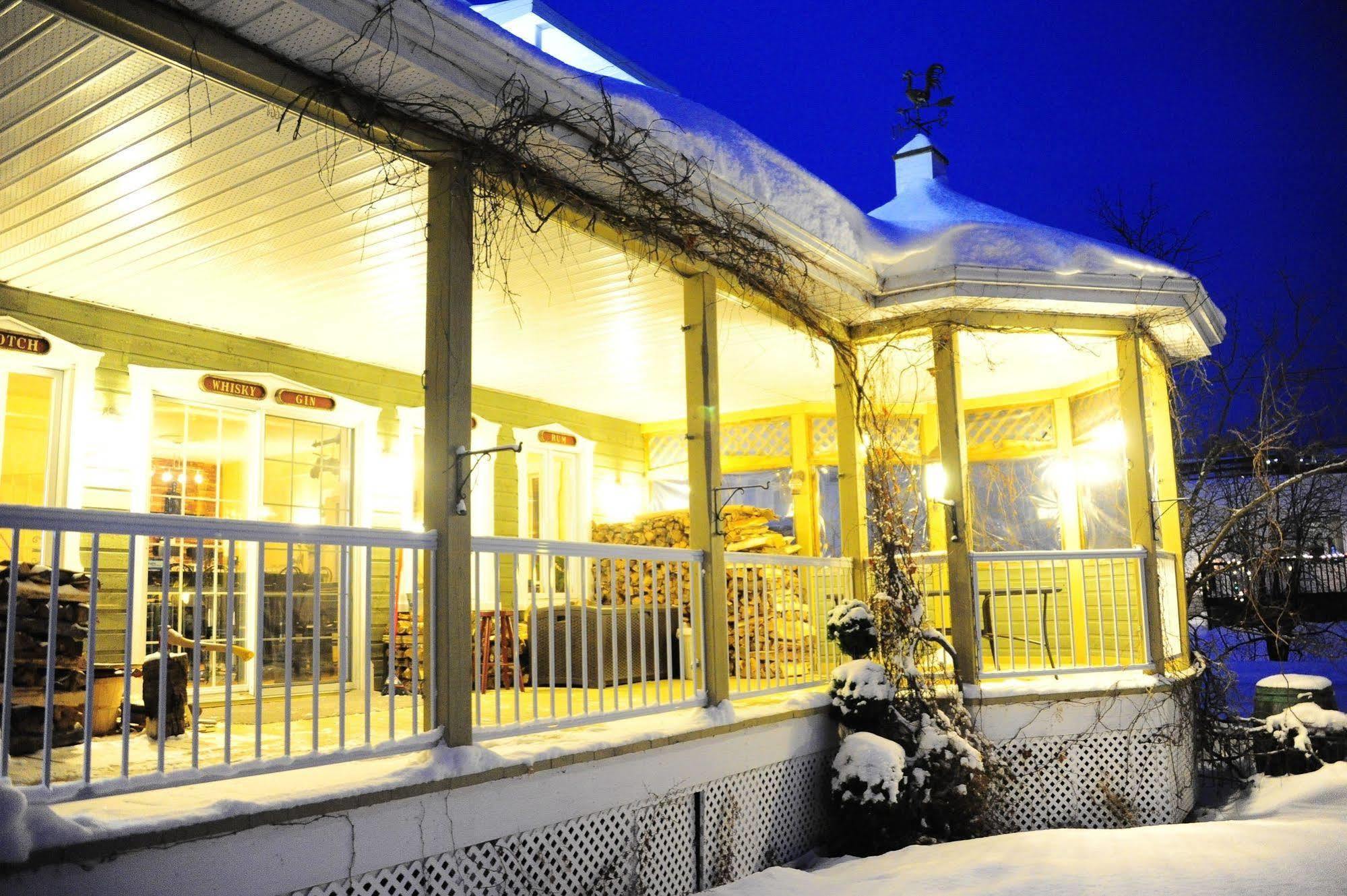 L'Authentique Auberge De Charlevoix Hotell Les Éboulements Eksteriør bilde